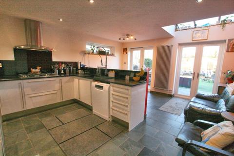 25 Albert Road, Bollington, Macclesfield, SK10 5HS
