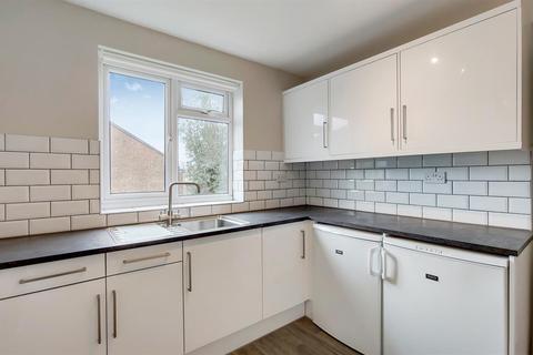 8a Rosslyn Crescent, Harrow, HA1 2RZ