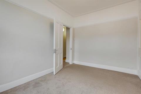 8a Rosslyn Crescent, Harrow, HA1 2RZ