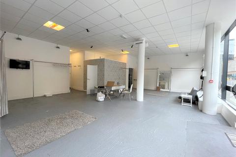 Retail property (high street) to rent - Queensway, Southampton, Hampshire, SO14