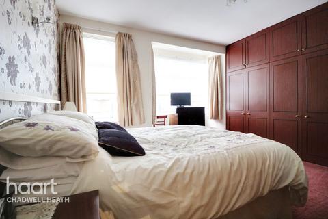 54 Albany Road, Romford, RM6 6BS