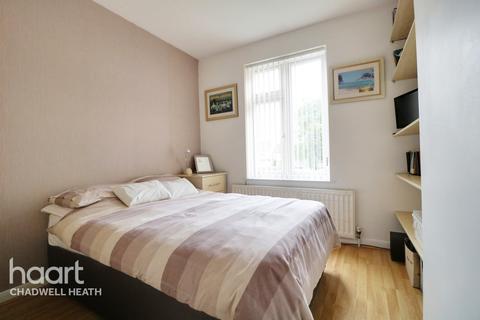 54 Albany Road, Romford, RM6 6BS