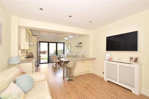 25 Albion Road, Reigate, RH2 7JY