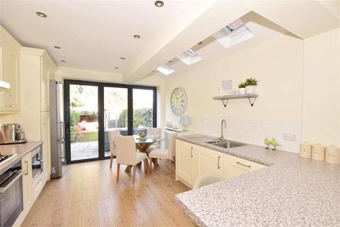 25 Albion Road, Reigate, RH2 7JY