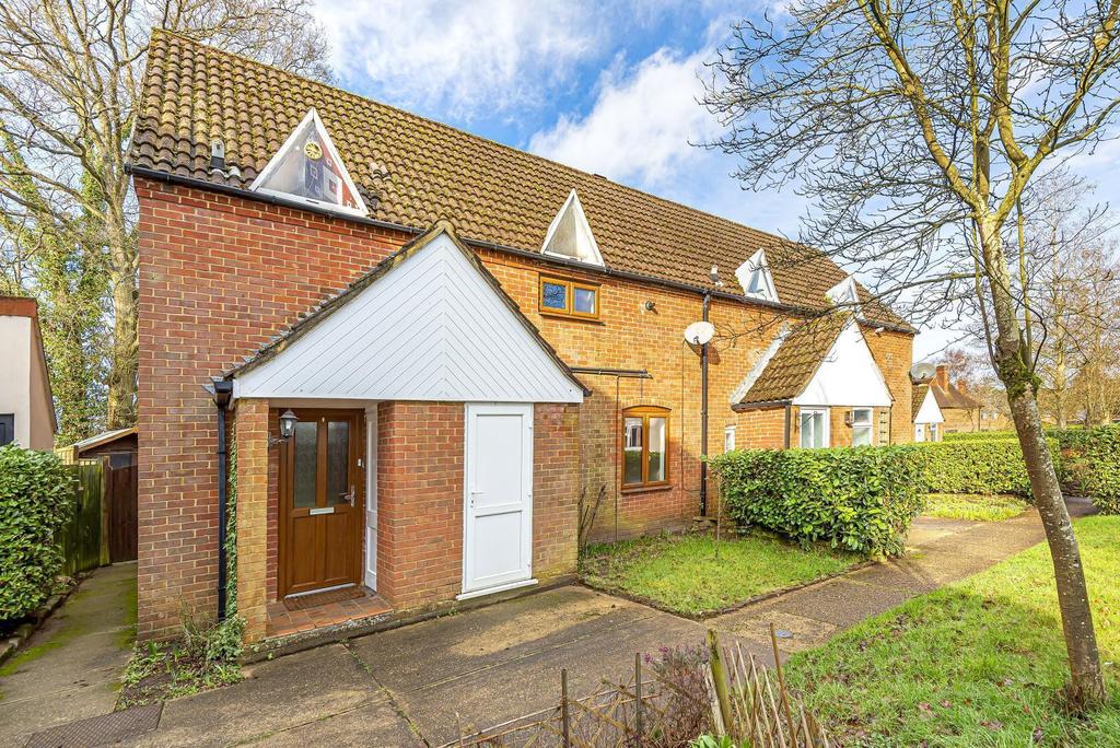 West Hill Close, Elstead, Godalming, GU8 3 bed semidetached house £