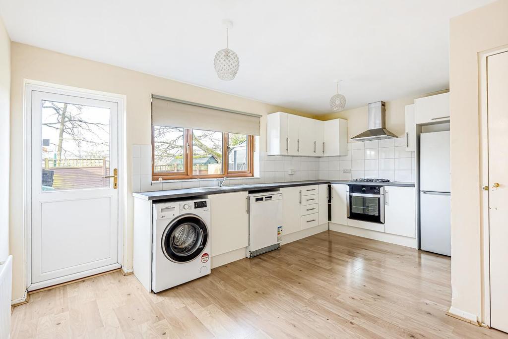 West Hill Close, Elstead, Godalming, GU8 3 bed semidetached house £