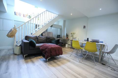 3 bedroom flat to rent, London N19