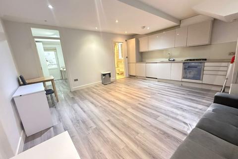 3 bedroom flat to rent, London N19