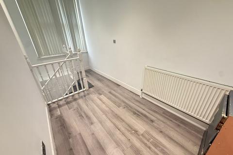 3 bedroom flat to rent, London N19