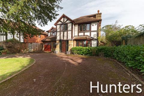 12 Royal Avenue, Worcester Park, KT4 7JE
