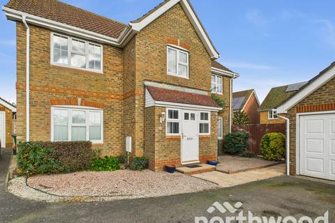 Frank Edinger Close, Kennington, Ashford, TN24