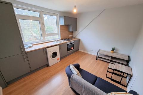 1 bedroom flat to rent, Menzies Road, Torry, Aberdeen, AB11