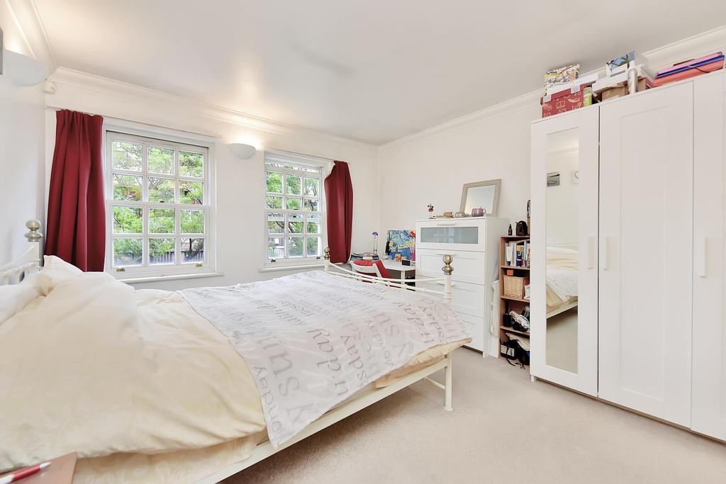 Angel Mews, London E1 2 bed flat - £1,500 pcm (£346 pw)