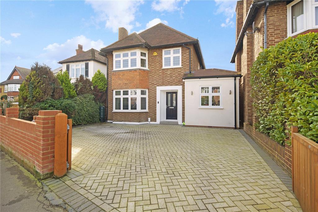 Sidney Road, WaltononThames, Surrey, KT12 3 bed detached house £750,000