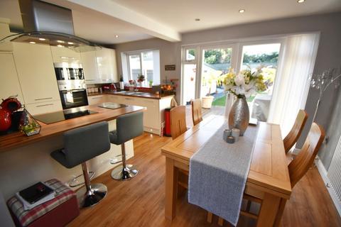 30 Bronte Farm Road, Shirley, Solihull, B90 3DE