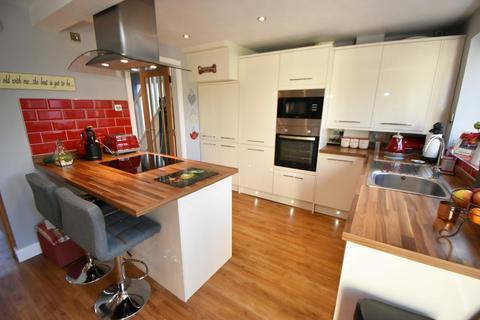 30 Bronte Farm Road, Shirley, Solihull, B90 3DE