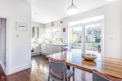 111 Dallinger Road, London, SE12 0TQ