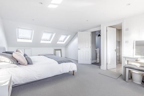 111 Dallinger Road, London, SE12 0TQ