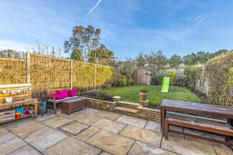 111 Dallinger Road, London, SE12 0TQ
