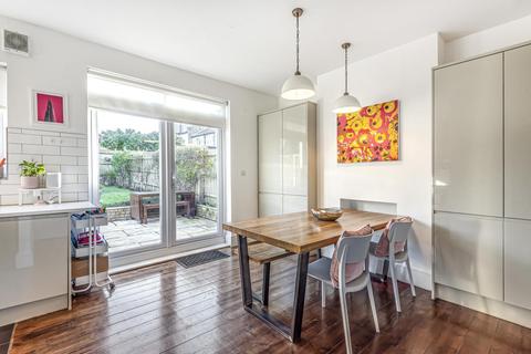 111 Dallinger Road, London, SE12 0TQ