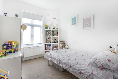 111 Dallinger Road, London, SE12 0TQ