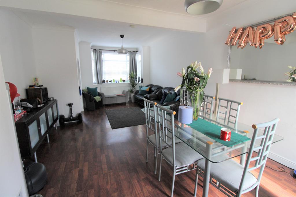 House in London - View 2