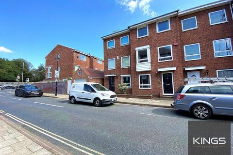 4 bedroom townhouse to rent, Warblington Street, Portsmouth