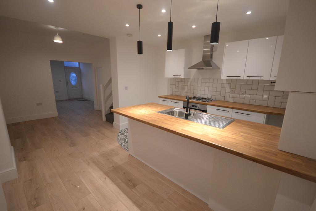 Crossley Road, Thatto Heath, St Helens 2 bed terraced house £600 pcm