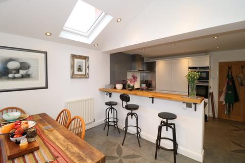 2 Hallams Close, Brandon, Coventry, CV8 3NZ