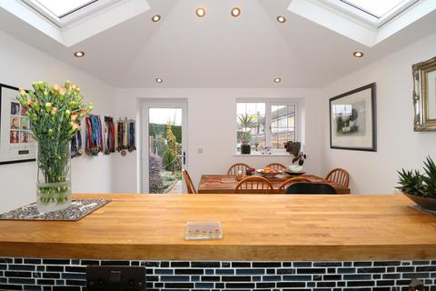 2 Hallams Close, Brandon, Coventry, CV8 3NZ