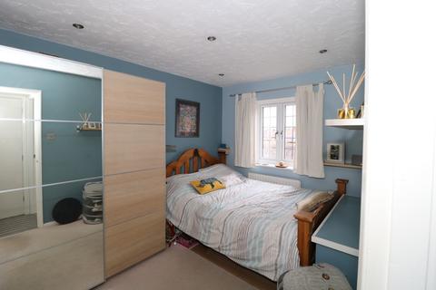 2 Hallams Close, Brandon, Coventry, CV8 3NZ
