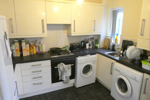 4 bedroom end of terrace house to rent, Denewell Avenue, Grove Village, Manchester