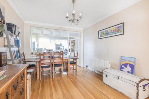 20 Broadhurst Avenue, Edgware, HA8 8TR