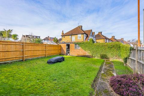 20 Broadhurst Avenue, Edgware, HA8 8TR