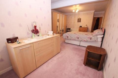 39 Hall Place Crescent, Bexley, DA5 1PP