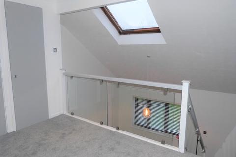 22 Willowdene, Cheshunt, Waltham Cross, EN8 0XD