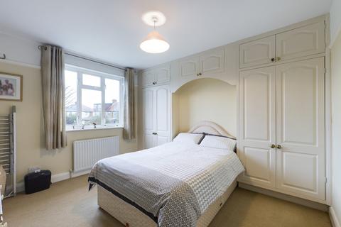 87 North View, Pinner, HA5 1PX