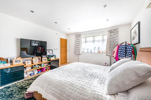 11 Cavendish Road, Barnet, EN5 4ED