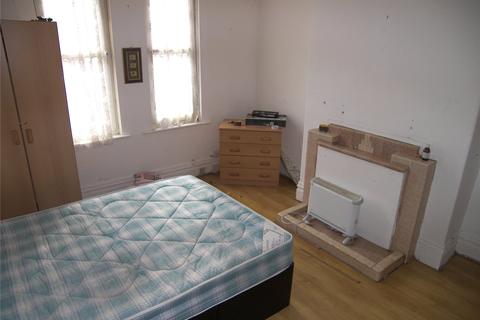 32 Aberdeen Walk, Leeds, LS12 3SB