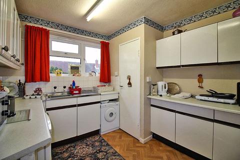 18 Brook Grove, Codsall, Wolverhampton, WV8 1LH