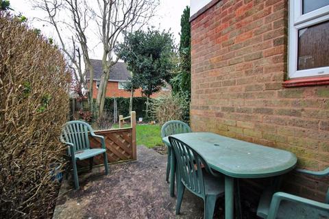 18 Brook Grove, Codsall, Wolverhampton, WV8 1LH