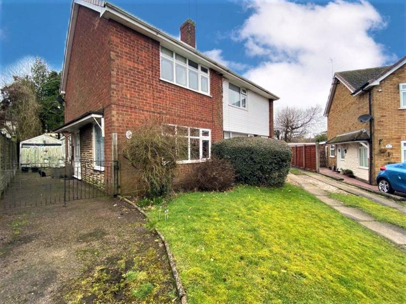 Brooklands Avenue, Great Wyrley WS6 6LF 3 bed semidetached house £