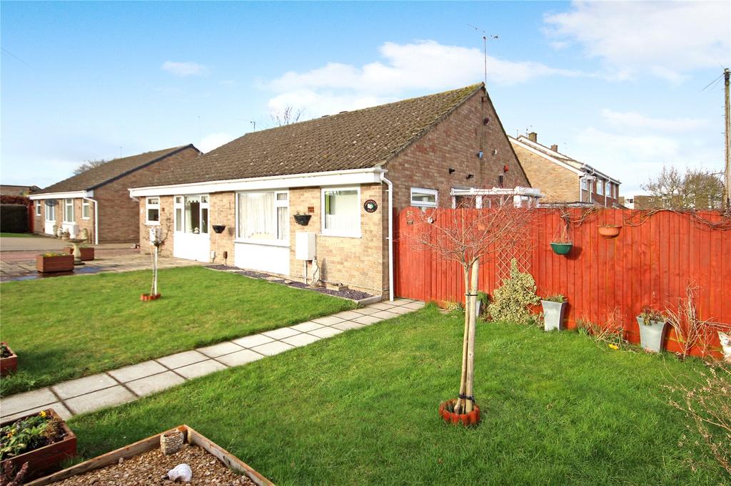 Byron Avenue, Royal Wootton Bassett, SN4 2 bed bungalow £240,000