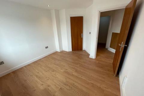 2 bedroom property to rent, 2 Bedroom Flat, Moscow Drive, L13