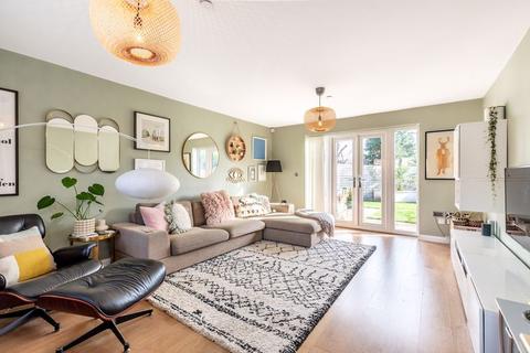 23 Daleside Close, Orpington, BR6 6ED