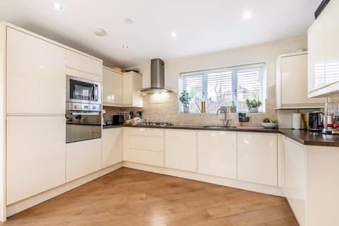 23 Daleside Close, Orpington, BR6 6ED
