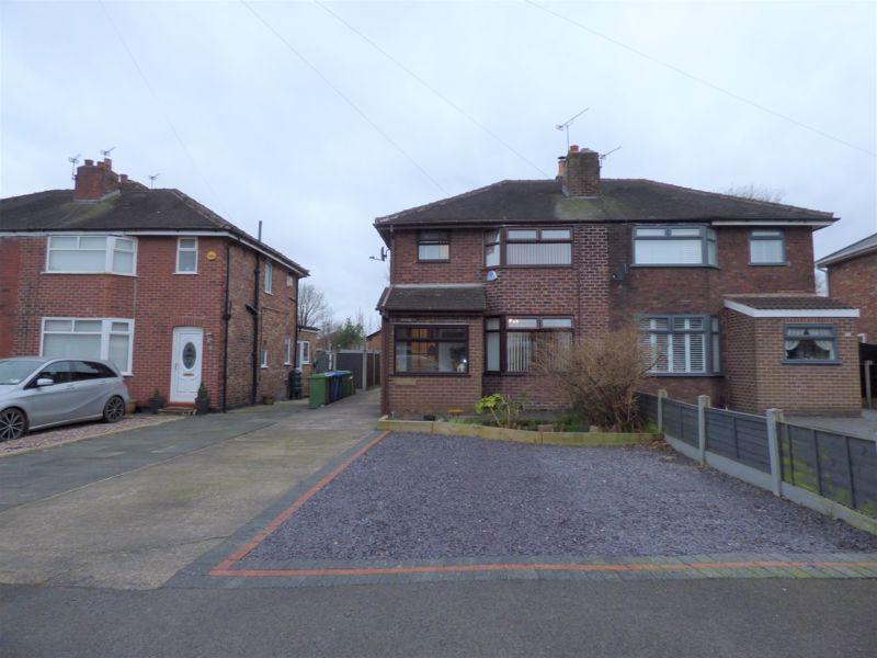 Grange Drive, Penketh, WA5 3 bed semidetached house £230,000