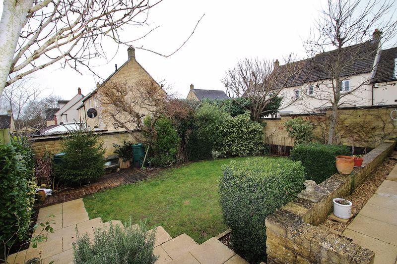 CARTERTON, Bluebell Way, Shilton Park OX18 1JG 4 bed detached house £