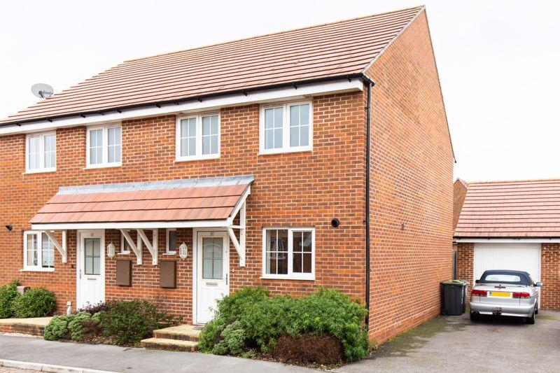 Poppy Way, Denvilles, Havant 3 bed semidetached house £309,950