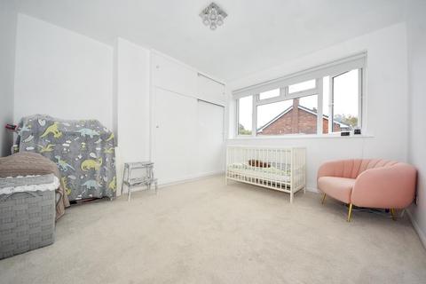 83 Foxes Way, Warwick, CV34 6AY